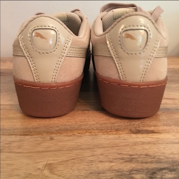 NWOB Puma Vikky Platform Sneakers - Picture 4 of 5